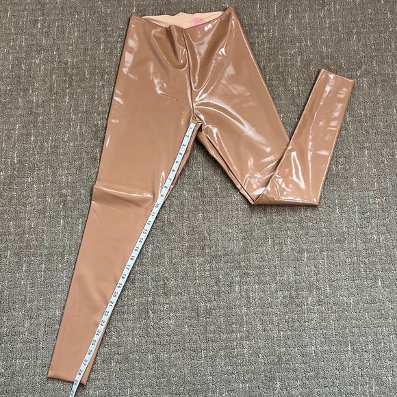Commando Faux Patent Leather Leggings in Tan Size Large - Picture 4 of 6